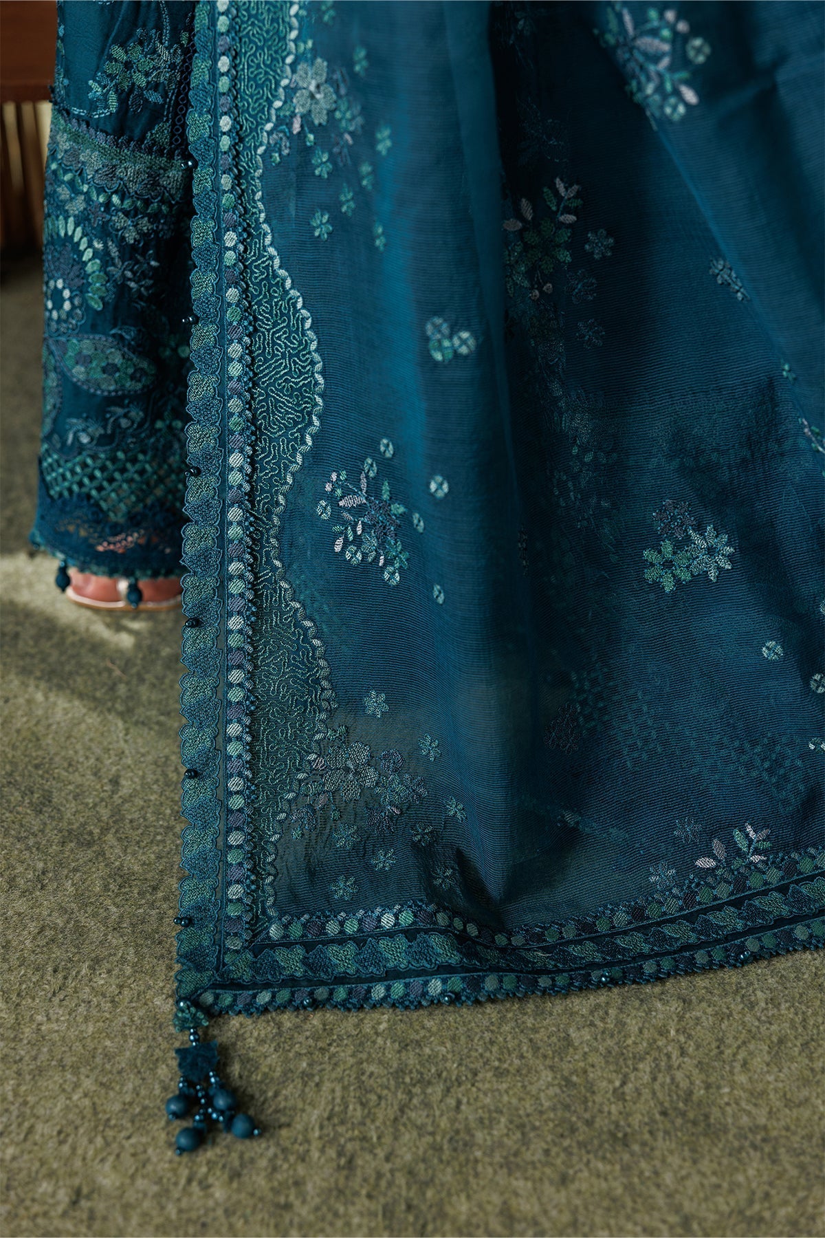 Baroque 3 Piece Unstitched Embroidered Lawn Suit - EL26-D04