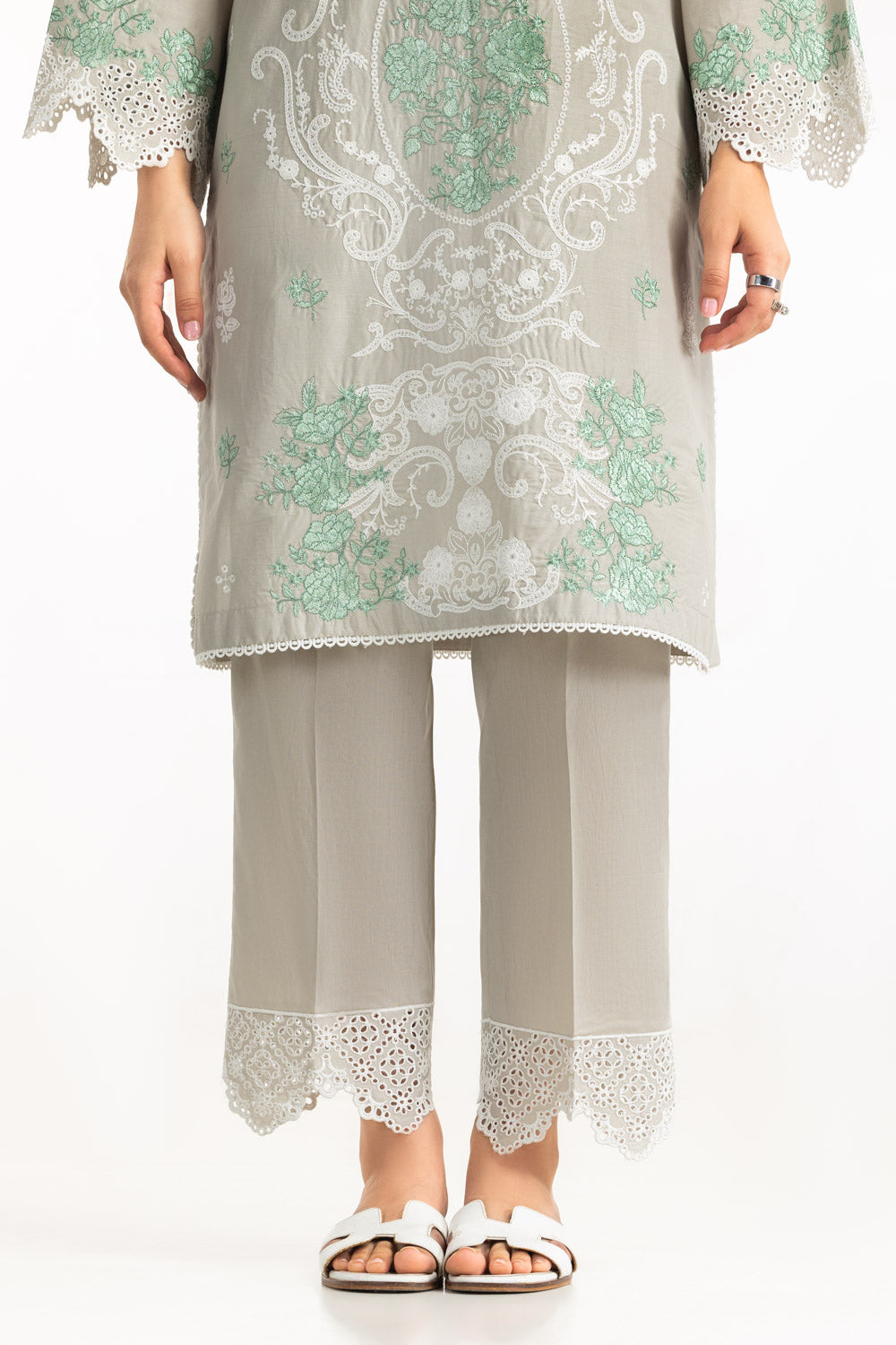 Gul Ahmed 3 Piece Ready to Wear Embroidered Lawn Suit - IUSTKSD-2334