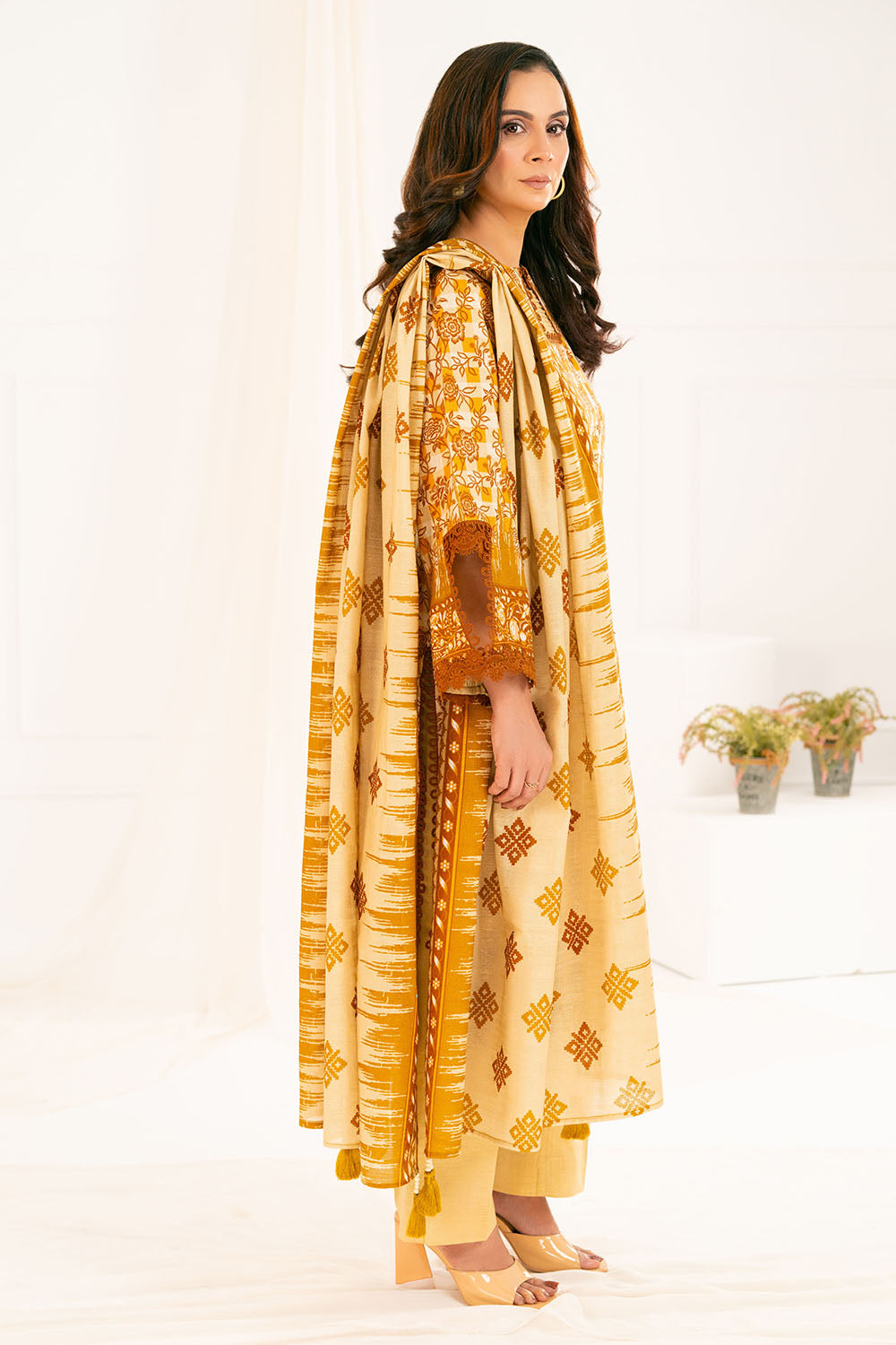 Gul Ahmed 3 Piece Unstitched Printed Khaddar Suit With Dupatta K-52087