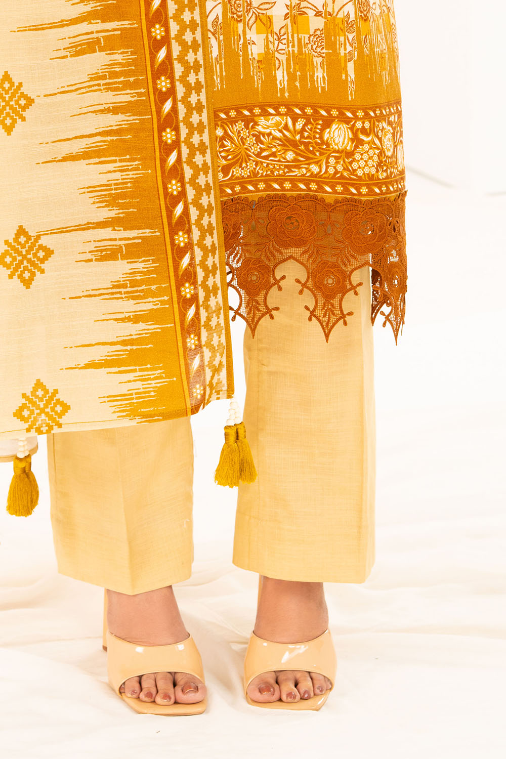 Gul Ahmed 3 Piece Unstitched Printed Khaddar Suit With Dupatta K-52087