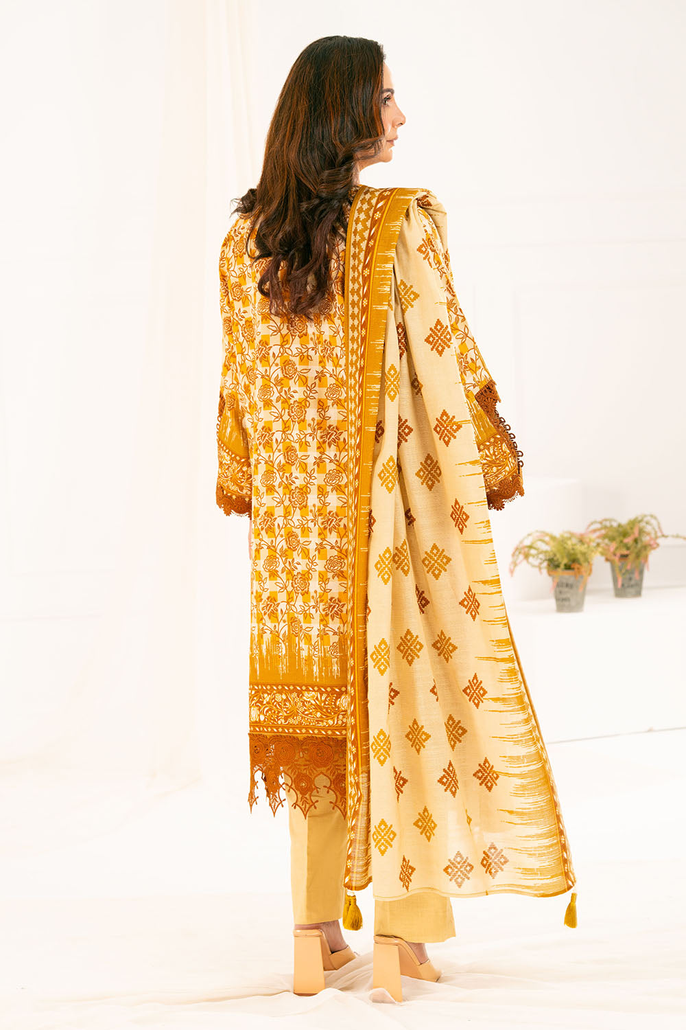 Gul Ahmed 3 Piece Unstitched Printed Khaddar Suit With Dupatta K-52087