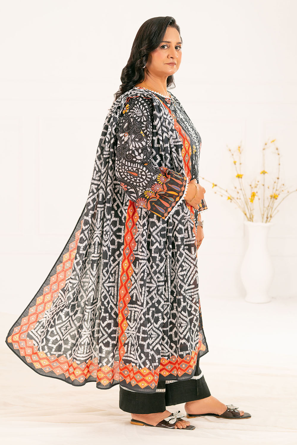 Gul Ahmed 3 Piece Unstitched Printed Khaddar Suit With Dupatta K-52111