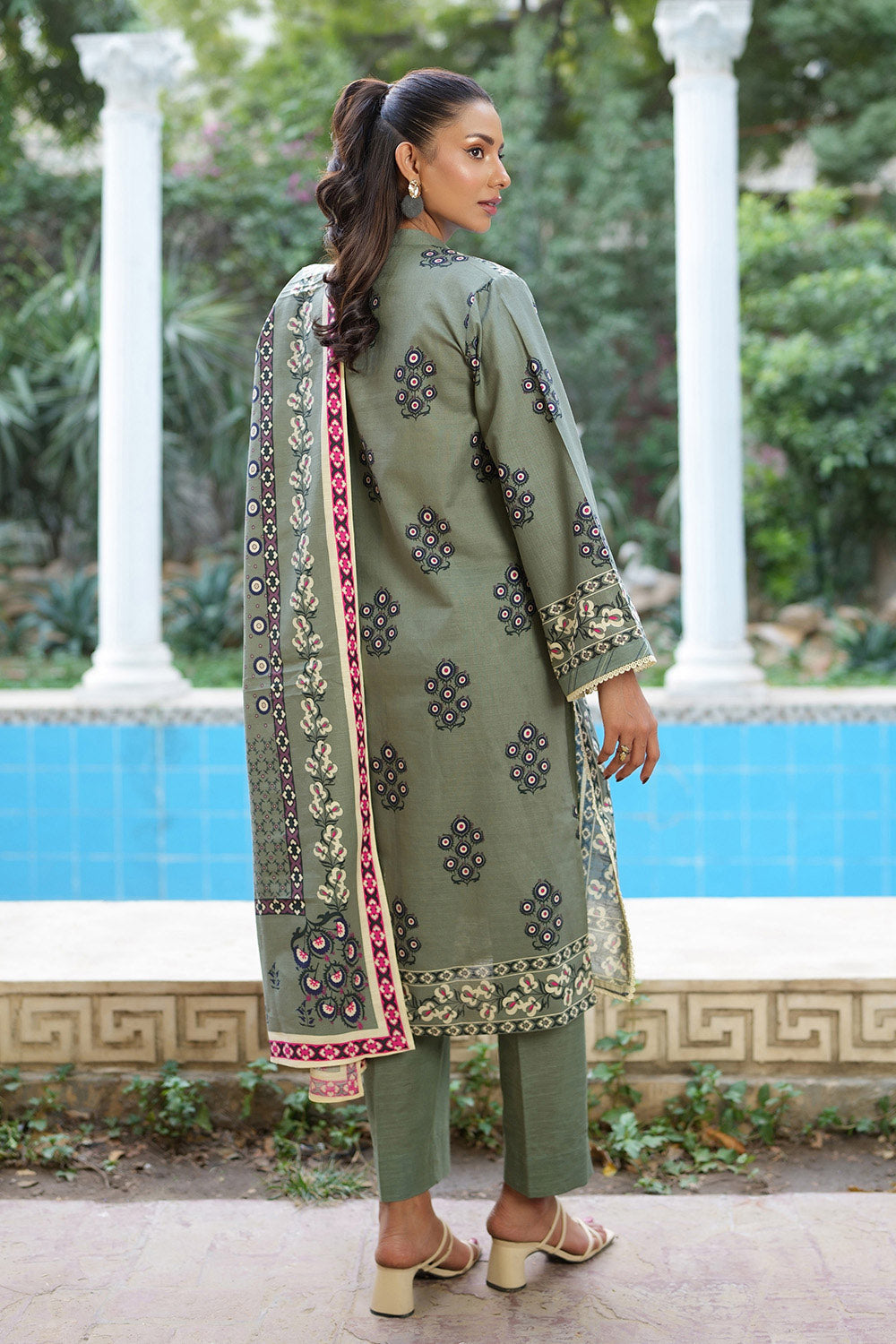 Gul Ahmed 3 Piece Unstitched Printed Khaddar Suit SD-52224