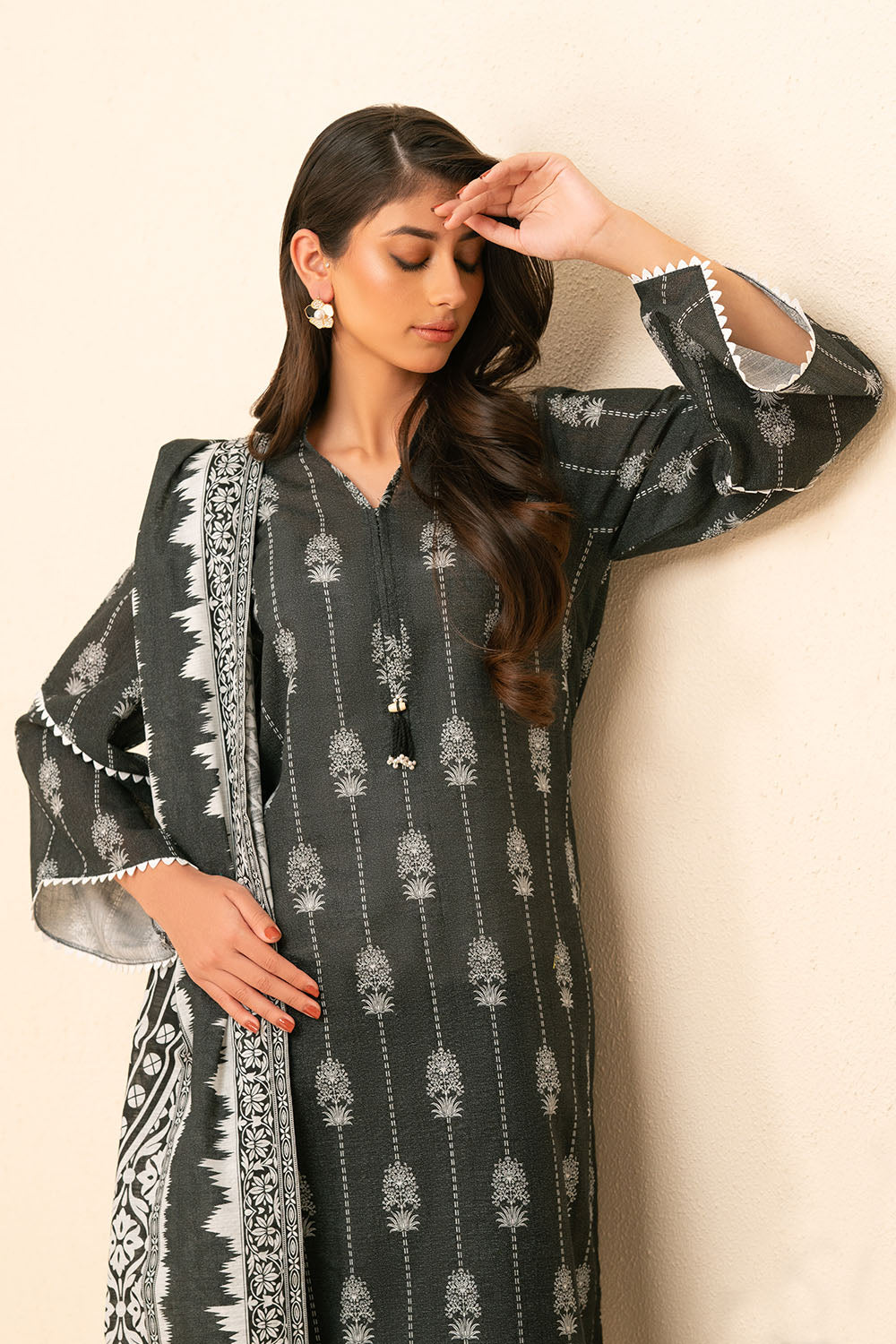 Gul Ahmed 3 Piece Unstitched Printed Khaddar Suit With Dupatta SD-52256