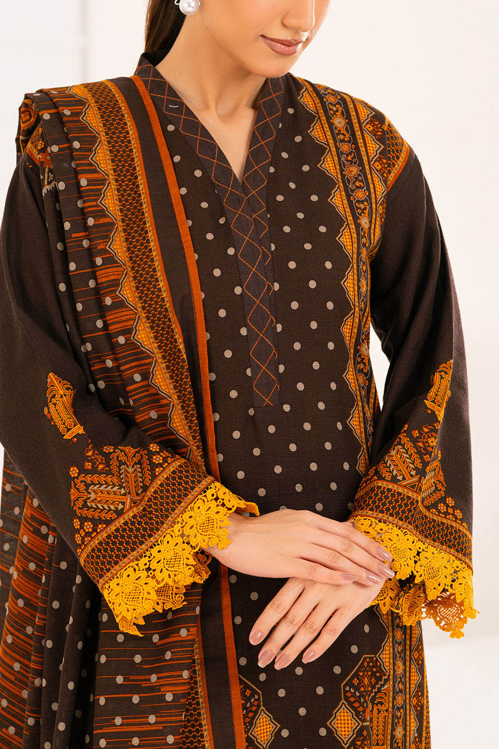 Gul Ahmed 3 Piece Unstitched Printed Khaddar Suit With Dupatta WNS-52025
